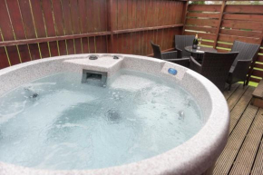 Conifer Lodge 25 with Hot Tub Newton Stewart